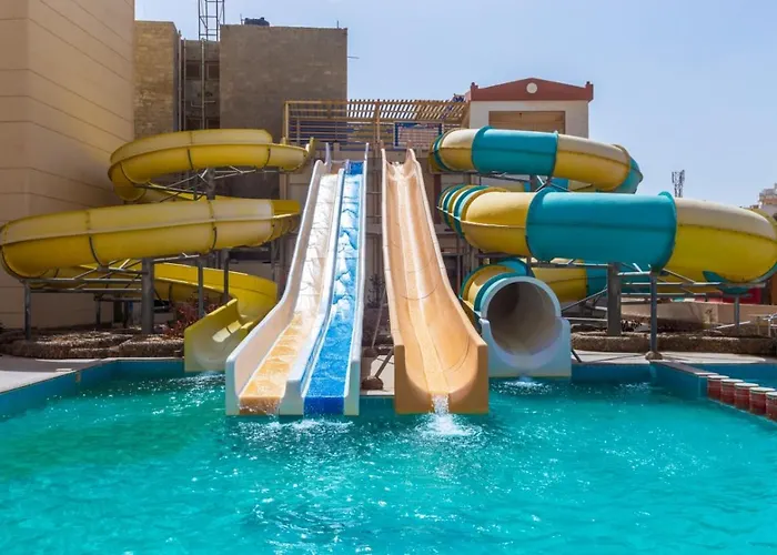 كينج توت أكوا بارك بيتش ريزورت 4* الغردقة